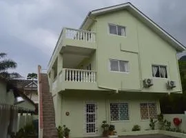 Chez Payet Airport Guesthouse
