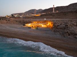 Phosphorus Beach Camps，位于苏尔的酒店