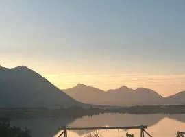 Apartment in the middle of Lofoten with a bakery next door