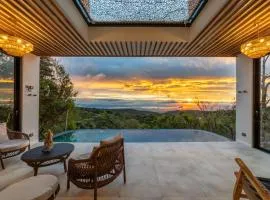 Luxury villa on the Cloud Forest Infinity Pool