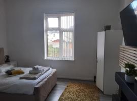 Zak Air B&B Stay 9 people's，位于伯明翰的酒店