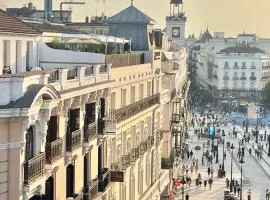 Piso Ático con Terraza y Jacuzzi con vistas a Sol en Madrid Centro