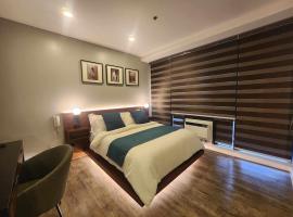 Prime Location Walk to Nightlife! The Gramercy，位于马尼拉的酒店