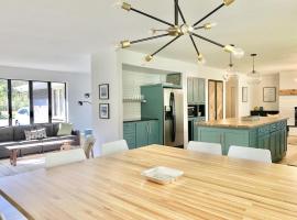 Willow Dunes-Hot Tub, Pool, Close to all!，位于Sawyer的酒店