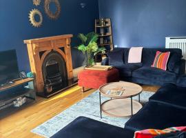 Taylor Close - Spacious Central Ferry Flat，位于布罗迪菲利的酒店