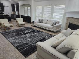 Beautiful Home in Mansfield，位于曼斯菲尔德的酒店