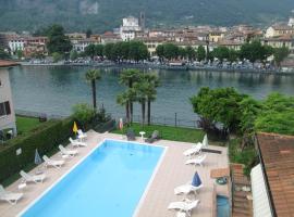 Hotel Stazione sul lago di Iseo，位于帕拉蒂科的酒店