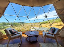 Waipu Eco Coastal Glamping Geodesic Dome，位于怀普的豪华帐篷