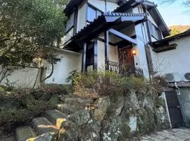 箱根温泉ヴィラ 源泉かけ流し bbq付き グループ宿泊に最適