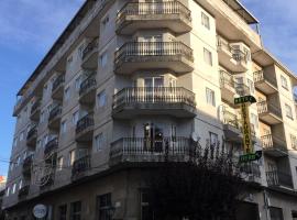 Hotel Restaurante Derby，位于卡瓦利诺的酒店