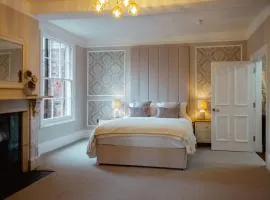 The Manor Lodge, Repton - Luxury Derbyshire Home Sleeps 14