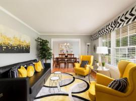 Modern and Cozy Home-Near Everything-Entire Place，位于格林斯伯勒的酒店