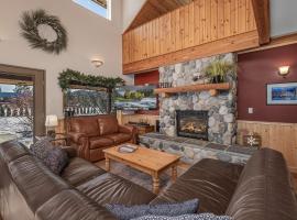 Alpine Acres Lodge by NW Comfy Cabins，位于莱文沃思的酒店