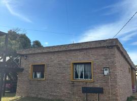 Enfrente a la playa Casa totalmente equipada en un lugar único，位于Balneario Argentino的别墅