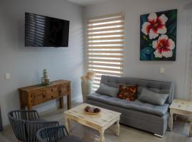 2br/2ba Condo 1 block to ocean! - Unit 3，位于马萨特兰的酒店