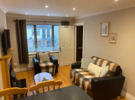 2 bed cosy apartment in heart of Mullingar.，位于穆林加尔的酒店