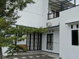 Villa Trojayan，位于Muntilan的酒店