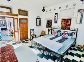 Hotel White House - A Family Homestay，位于布什格尔的酒店