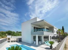 Luxury apartment with Jacuzzi and sea view