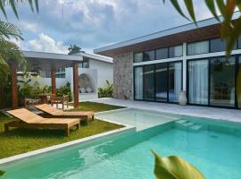 Tropical Pool Villa near Fishermans Village，位于波普托的酒店