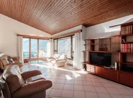 Miralago by Quokka 360 - flat in the gulf of Melano