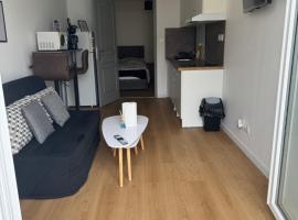 Appartement 1 chambre vu sur jardin，位于永河畔拉罗什的酒店