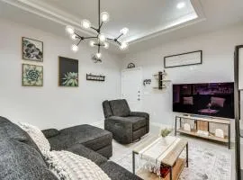 4 Mi to Dtwn: Modern Apartment in Edinburg!