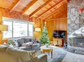 Strawberry Creek Gem with Deck, Walk to Town!