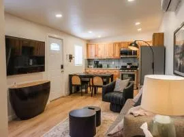 Sage Suite at ArnoTriplex! Hot Tub and Pet Friendly!