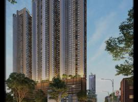 Luxury 32nd Floor 2 Bed-2 Bath Apartment with Pool, Harbour & Lotus Tower views