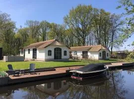 Cozy farm chalet on the water