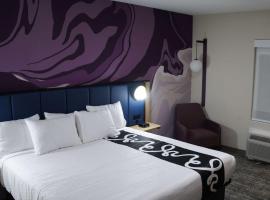 La Quinta Inn & Suites by Wyndham Memphis East，位于孟菲斯的酒店