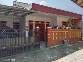 Jowo guest house，位于Cibanten的酒店