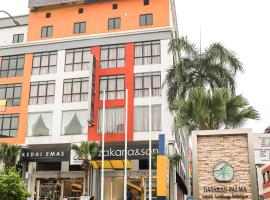 De Royal Hotel，位于安邦的酒店