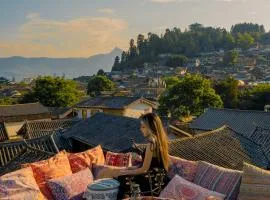 Lijiang Hearing Flowers Hall Flowerless B&B