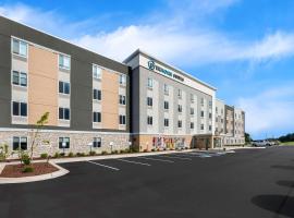 Everhome Suites Fayetteville near Fort Liberty，位于费耶特维尔的酒店