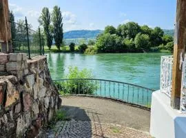 Suite Kelnhof Patio - Cozy Riverside Apartment