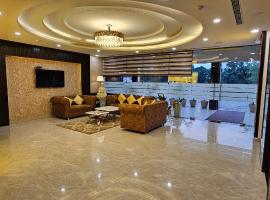 Hotel The Saffron Park，位于潘切库拉的酒店