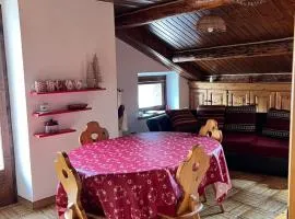 Casa Amabile - mansarda in legno con balcone a 10km da Bormio e 25km da Livigno