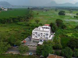 Hotel Visakka Palani，位于帕拉尼的酒店