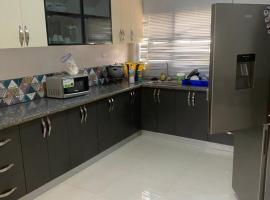 Zaynab Space Aminah Luxury Rentals，位于萨拉昆达的酒店