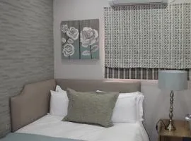 Cronin Luxury Accomodation Room 2