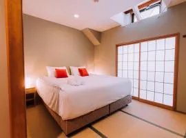 双黑酒店