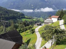 Four Bedroom Chalet Appartement near Bad Kleinkirchheim，位于拉登泰因的酒店