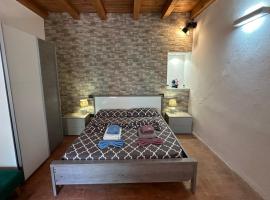 Appartamenti in Centro Storico a 15 min Dal Lago d'Iseo - Free Wi-Fi - AC，位于帕拉佐洛苏洛廖的酒店