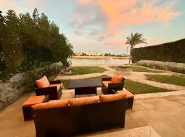 Picturesque 3BR Villa- Free Lagoon Access ElGouna