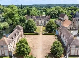 Château Studio With Water Views