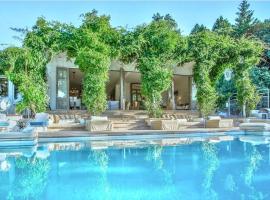 St Helena - Blair Spangler Design Group，位于圣海伦娜的酒店