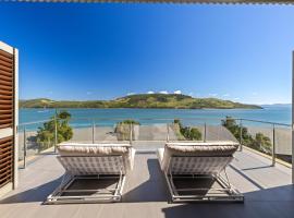 Yacht Club Villas on Hamilton Island by HIHA，位于汉密尔顿岛的酒店