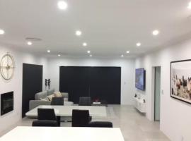 Luxury & gives you it all，位于珀斯的酒店